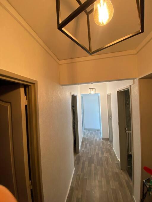 Appartement Familial Wifi Netflix Amazon Prime Saint-Cyr-lʼÉcole Esterno foto